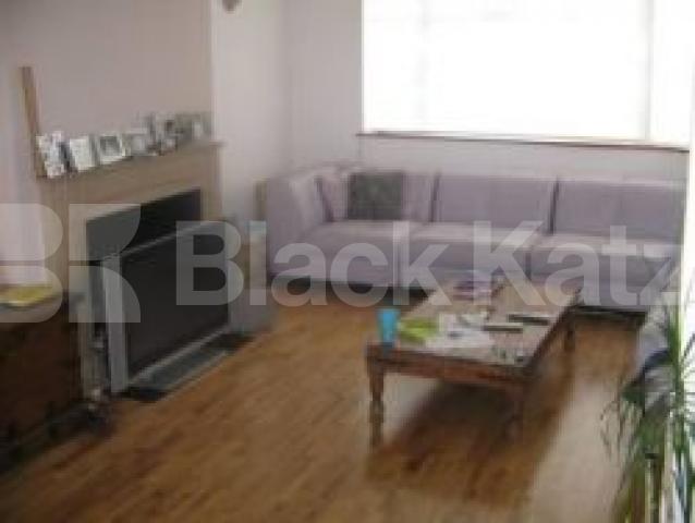 			GREAT LOCATION!!!, 4 Bedroom, 1 bath, 1 reception Terraced House			 Ludlow Way, HAMPSTEAD GARDEN SUBURB N2